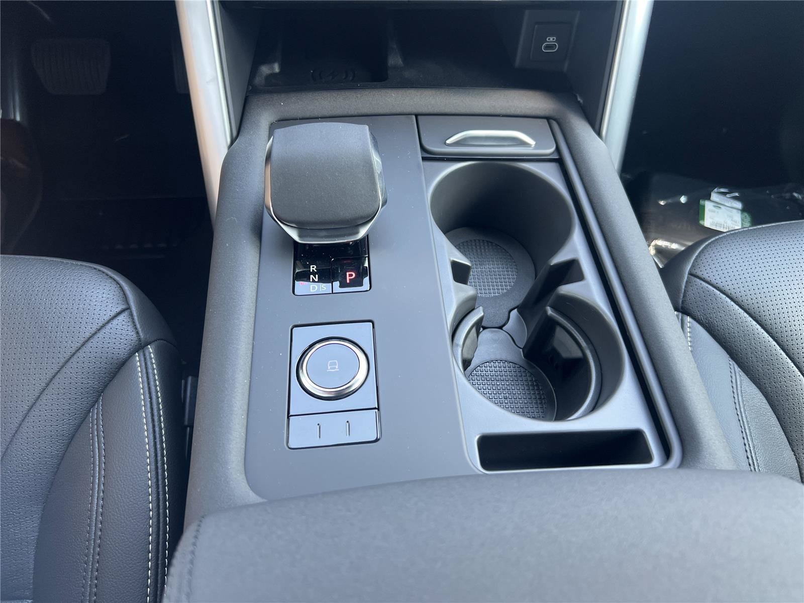 New 2025 Land Rover Discovery S AWD/4WD image 15
