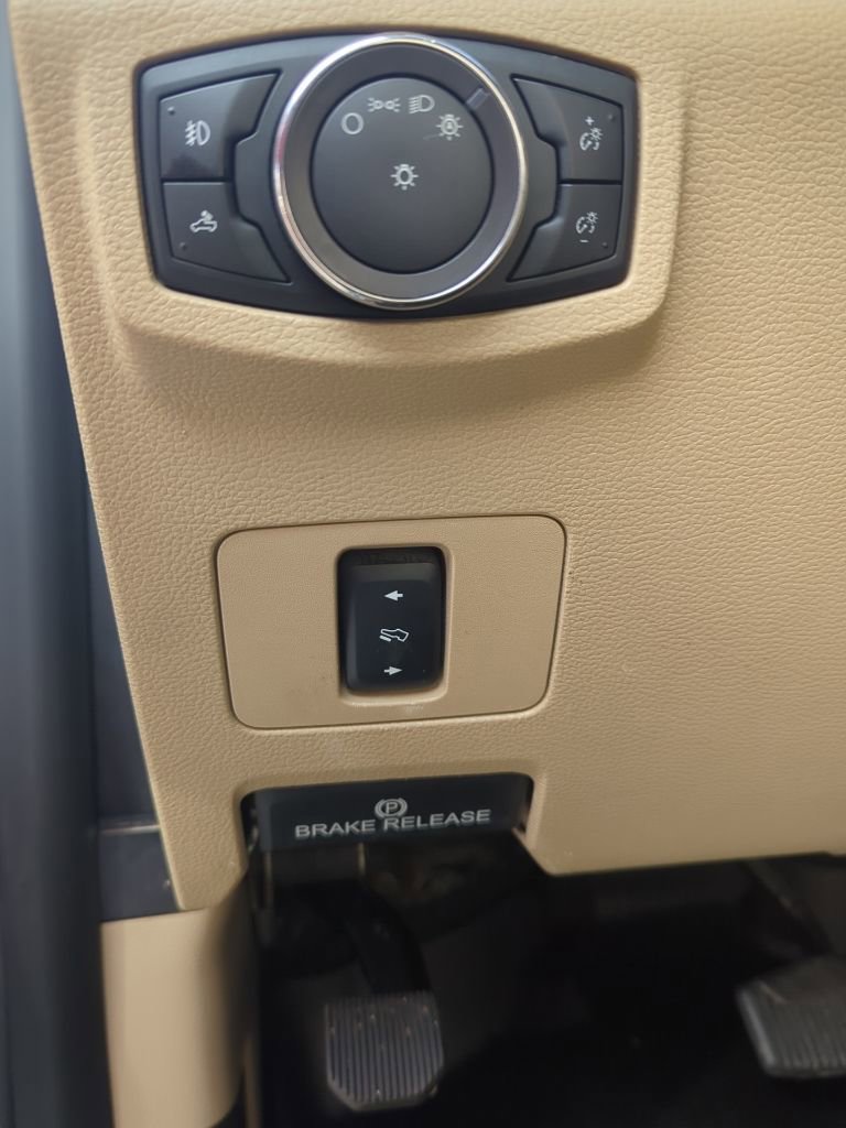 Used 2017 Ford F250 Lariat image 30