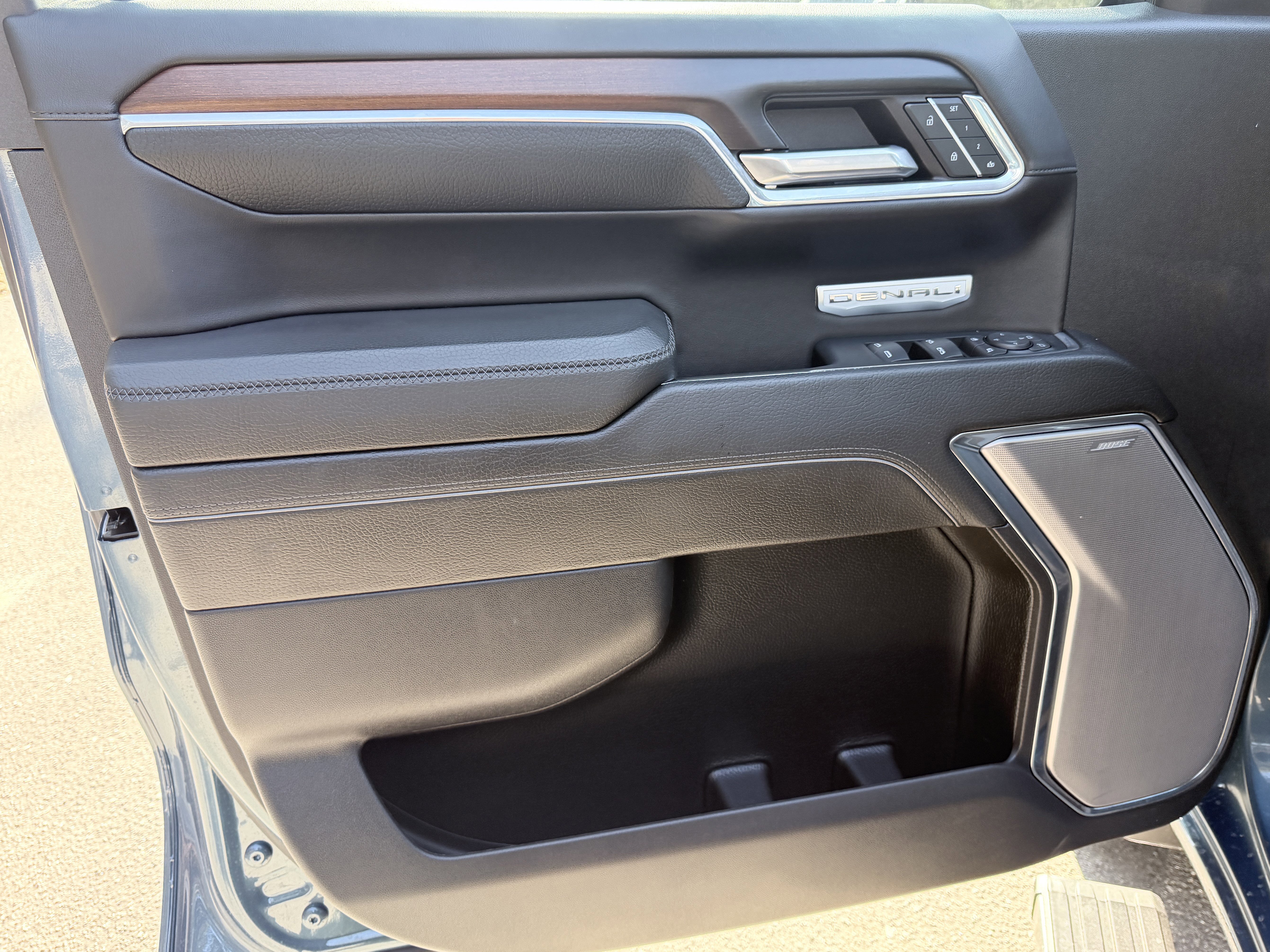 Used 2024 GMC Sierra 1500 Denali w/ Denali Reserve Package image 13