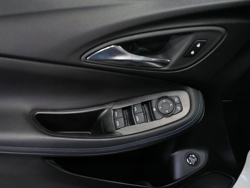 Used 2025 Buick Encore GX Sport Touring w/ Comfort Package FWD image 12