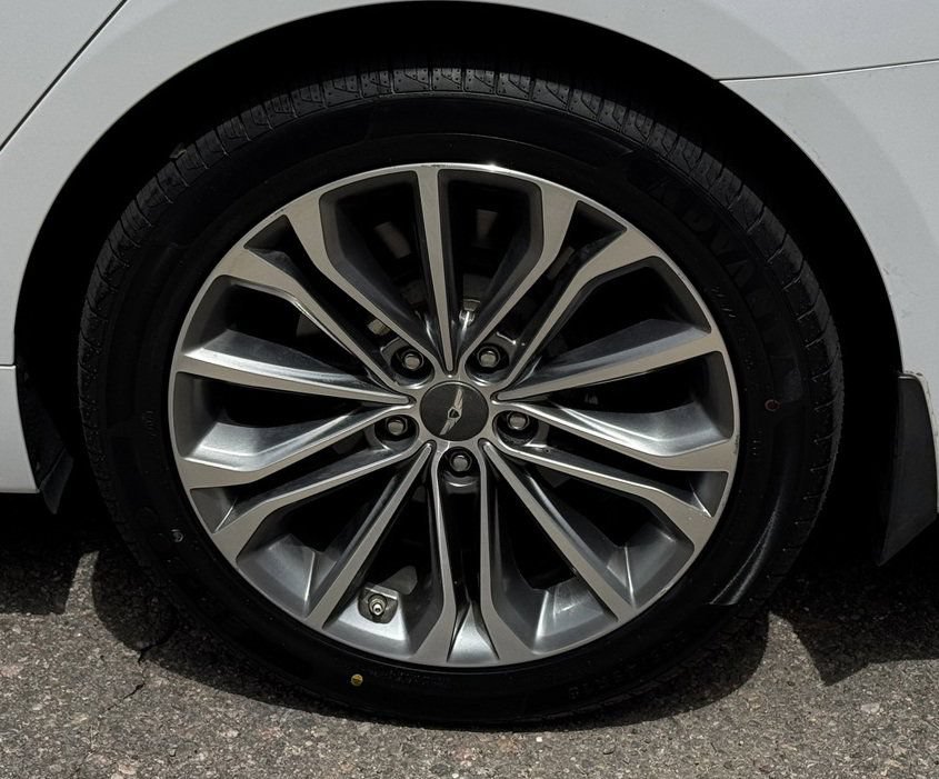 Used 2015 Hyundai Genesis 3.8 AWD/4WD image 11