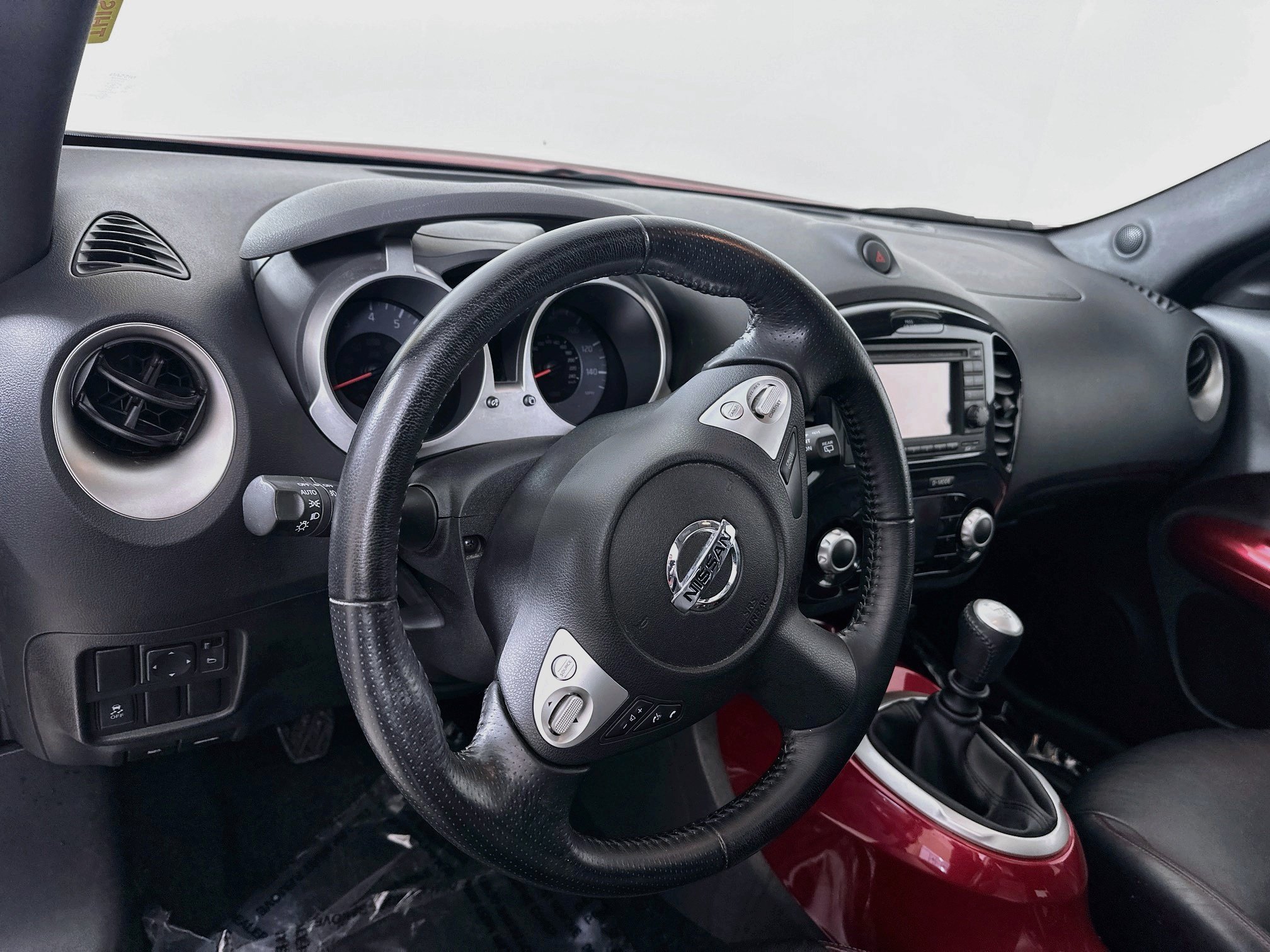 Used 2011 Nissan Juke SL FWD image 9