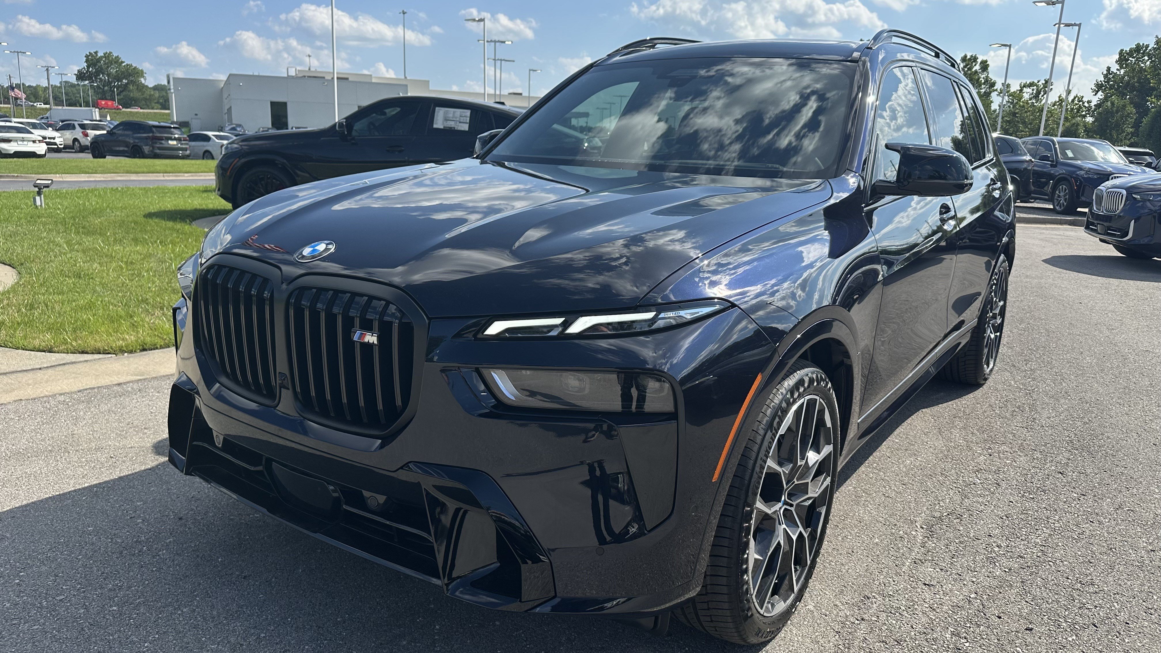 New 2027 BMW X7 M60i AWD/4WD image 5