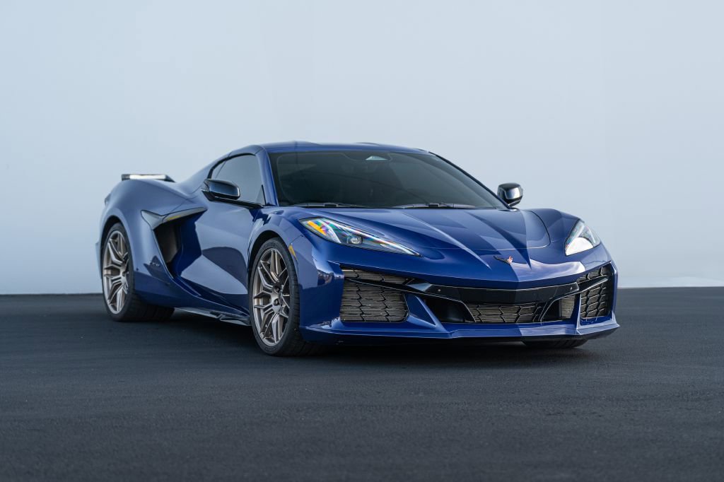 Used 2025 Chevrolet Corvette Z06 w/ Battery Protection Package image 5