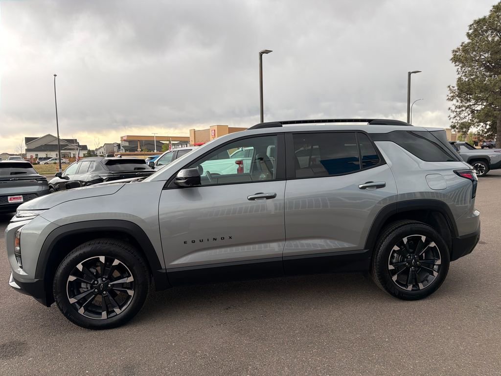 Used 2025 Chevrolet Equinox RS w/ Safety and Technology Package image 2