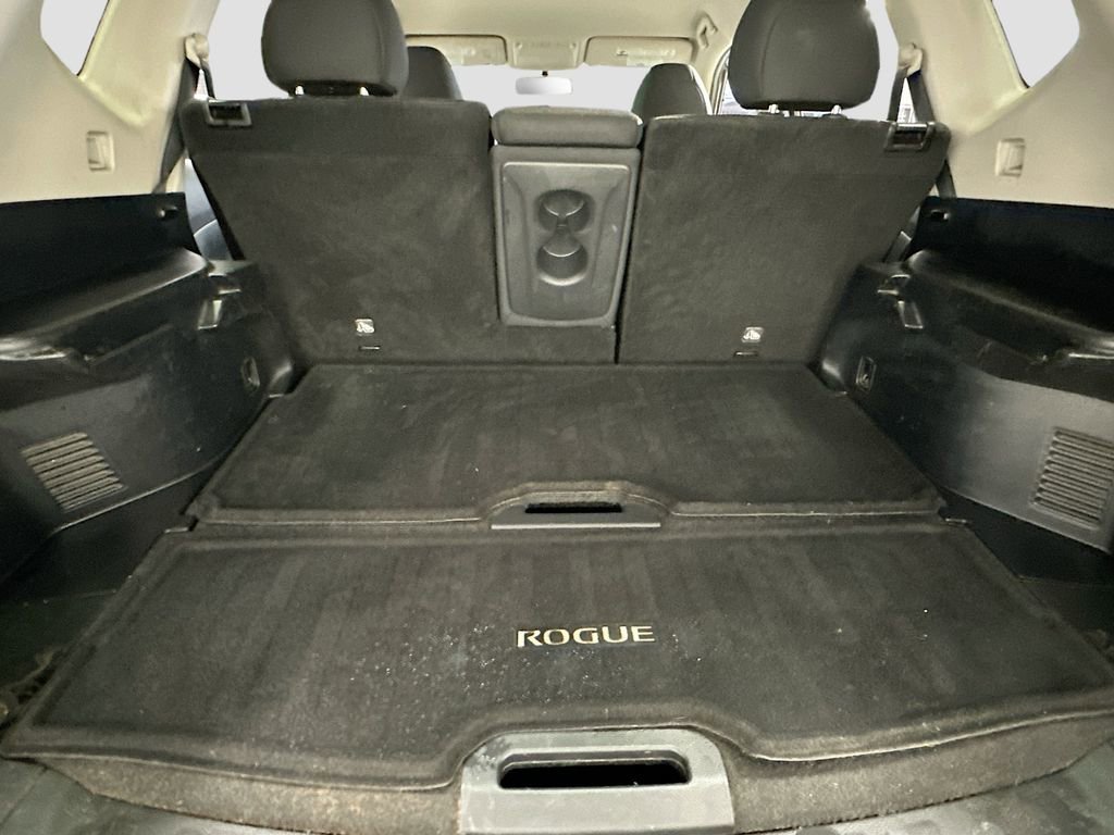 Used 2018 Nissan Rogue SV AWD/4WD image 25