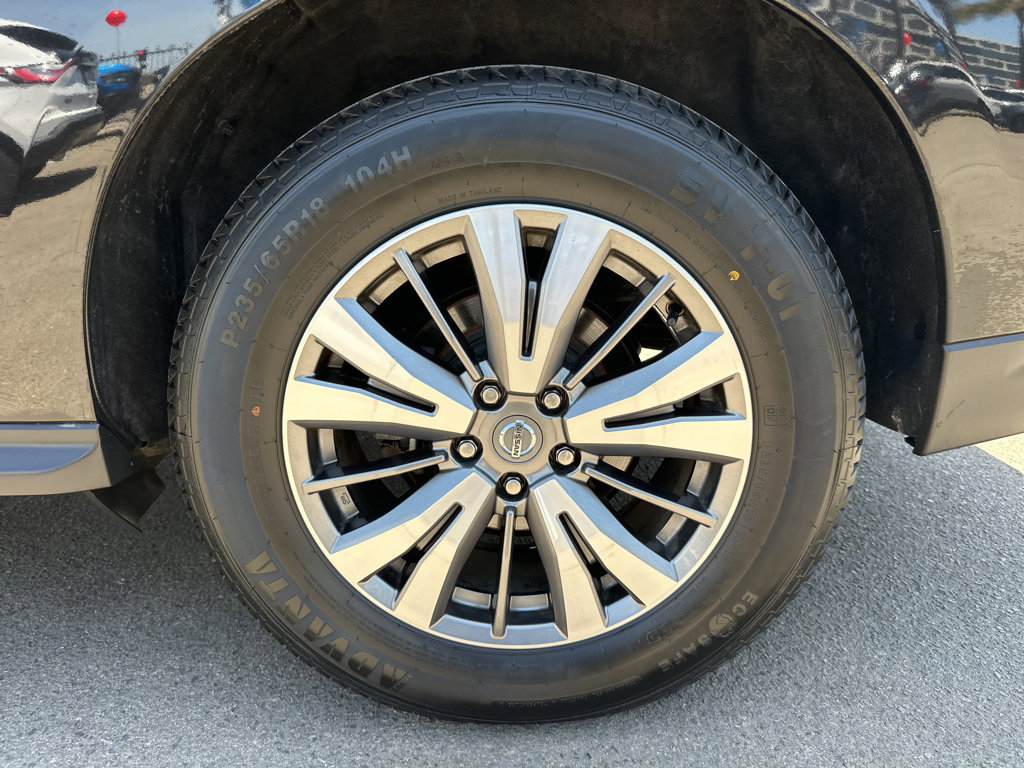 Used 2020 Nissan Pathfinder SV image 14