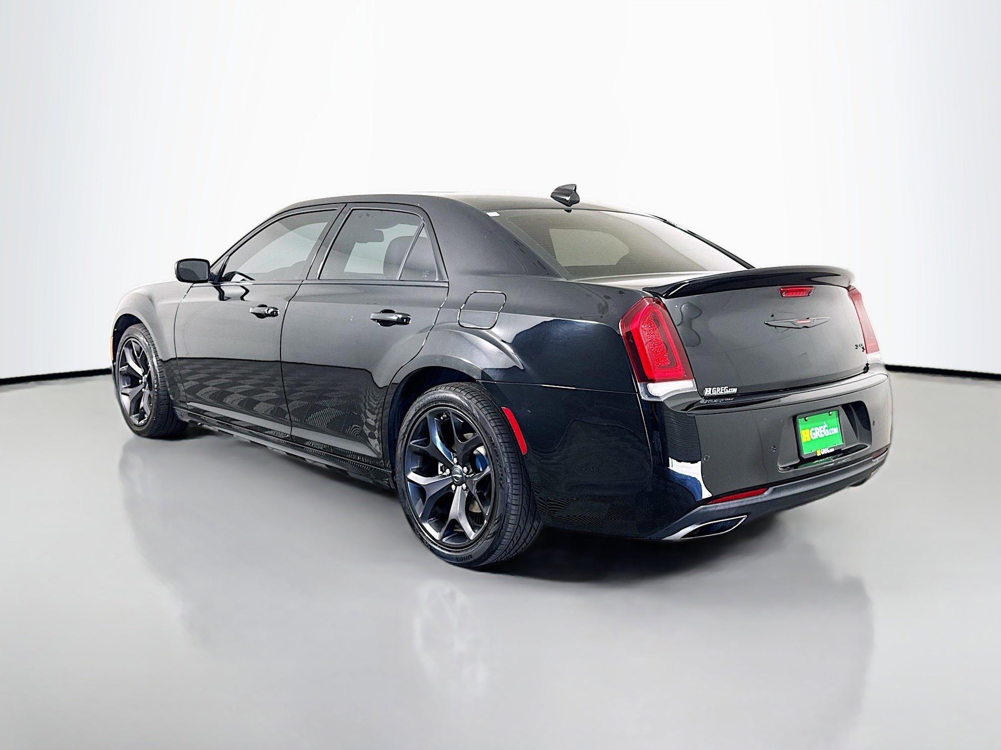 Used 2022 Chrysler 300 S w/ Comfort Group RWD image 7