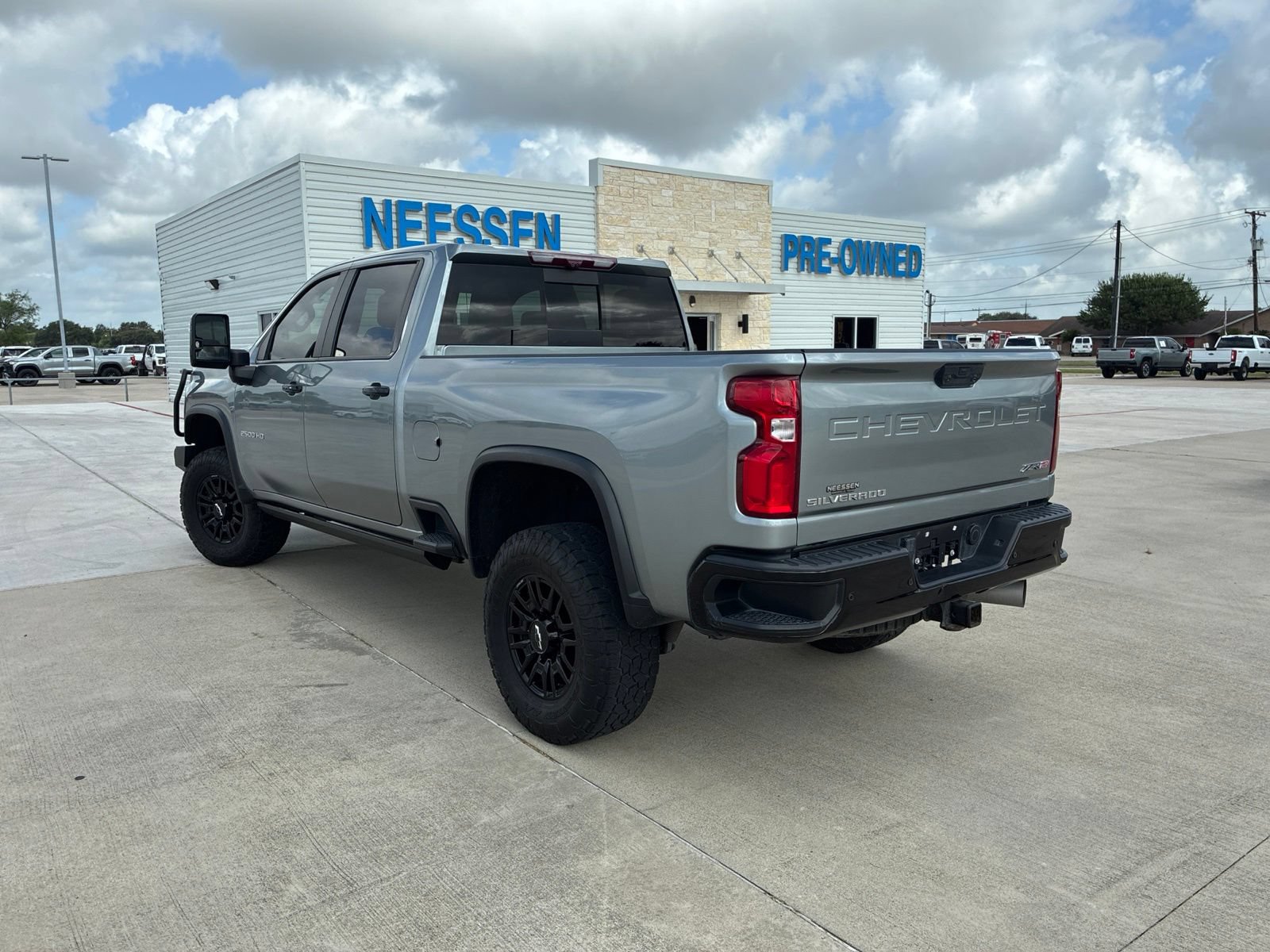 Used 2024 Chevrolet Silverado 2500 ZR2 w/ Technology Package AWD/4WD image 5