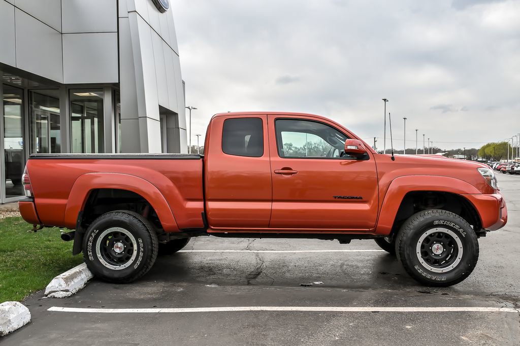 Used 2015 Toyota Tacoma TRD Pro AWD/4WD image 11