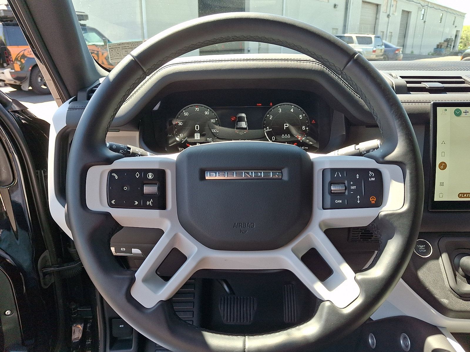 Used 2025 Land Rover Defender 110 X-Dynamic SE AWD/4WD image 20