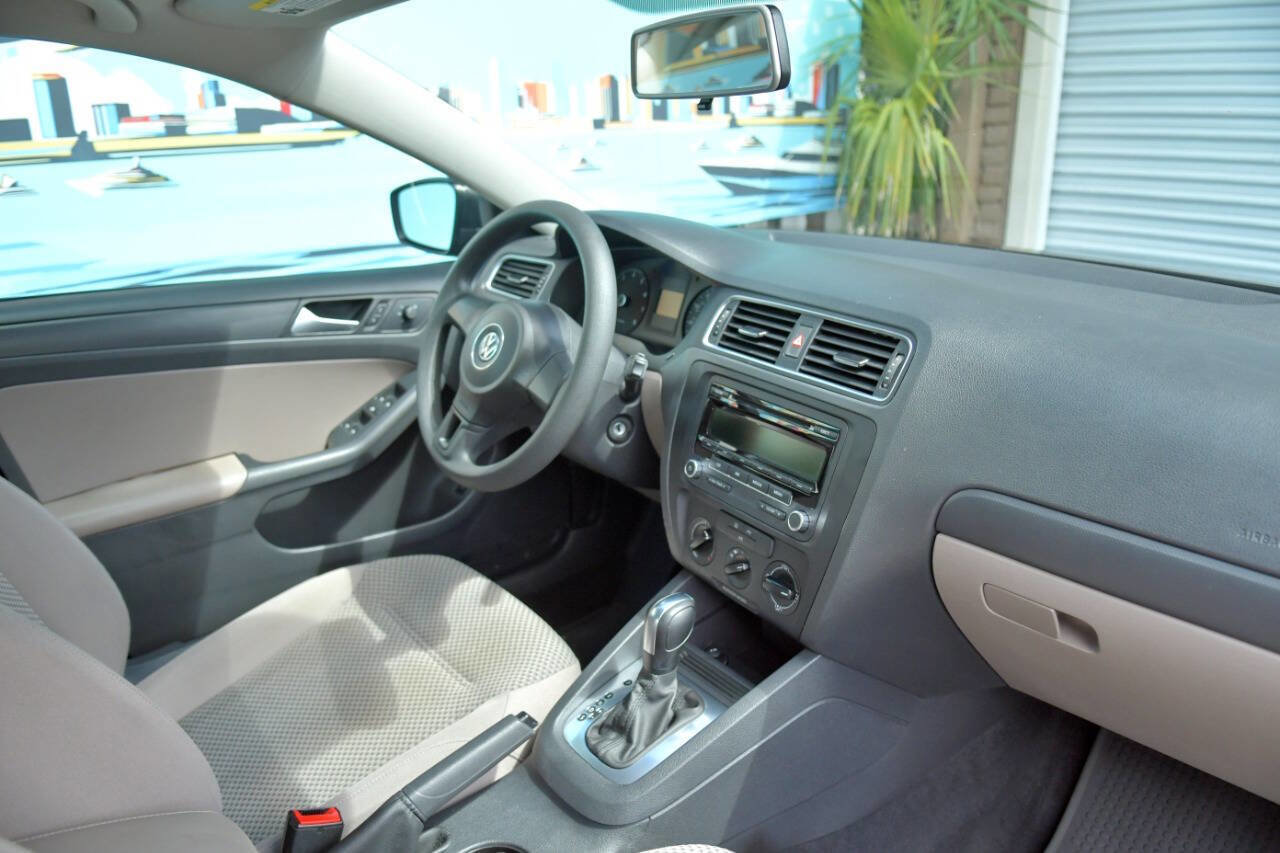 Used 2014 Volkswagen Jetta S image 36