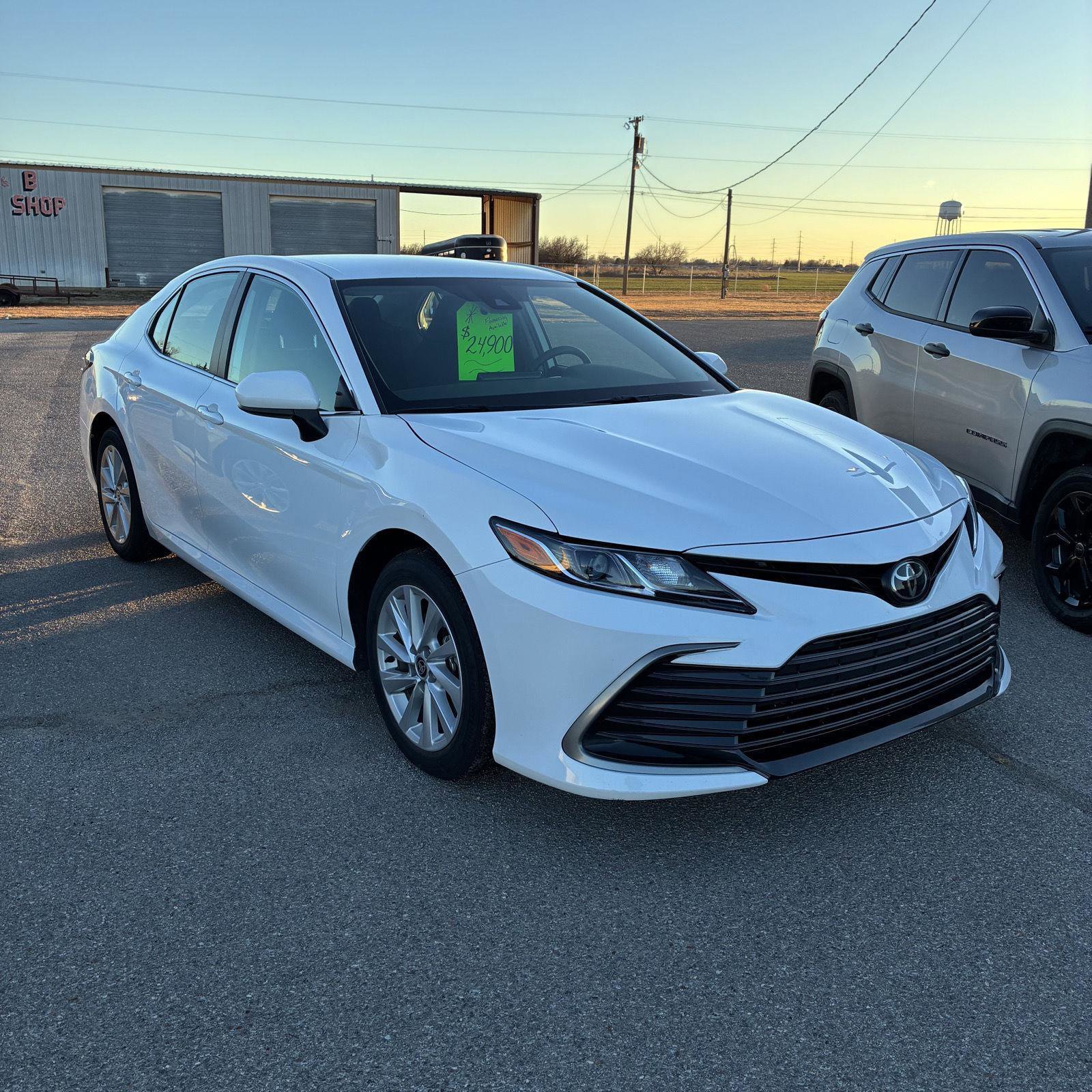 Used 2024 Toyota Camry LE image 12