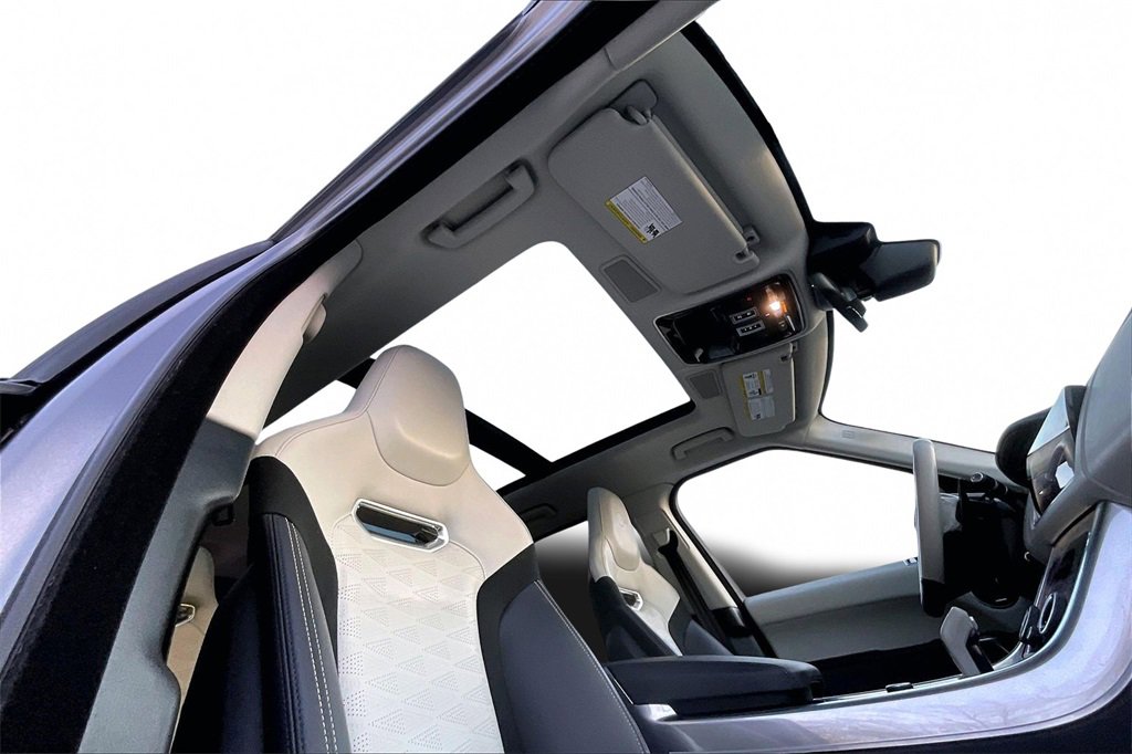 Used 2022 Land Rover Range Rover Sport SVR image 27