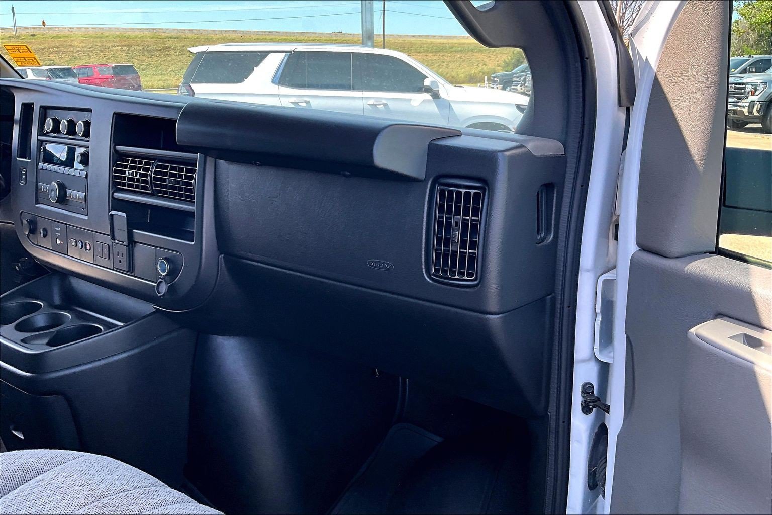 Used 2025 Chevrolet Express 3500 LT w/ LT Preferred Equipment Group RWD image 16