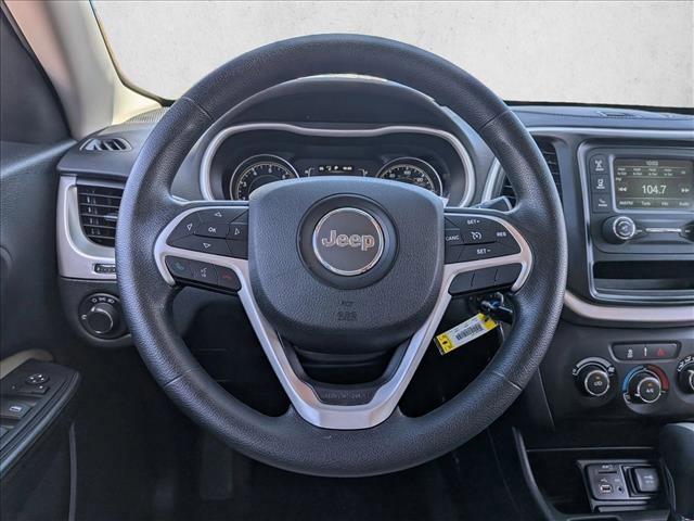 Used 2016 Jeep Cherokee Sport image 22