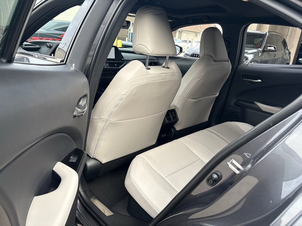 Used 2023 Lexus UX 250h FWD image 11