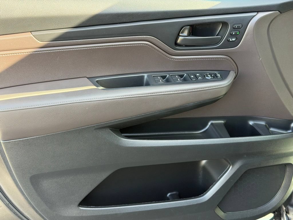 Used 2023 Honda Odyssey EX-L image 17