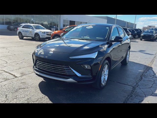 Used 2025 Buick Envista Sport Touring w/ Convenience I Package FWD image 3