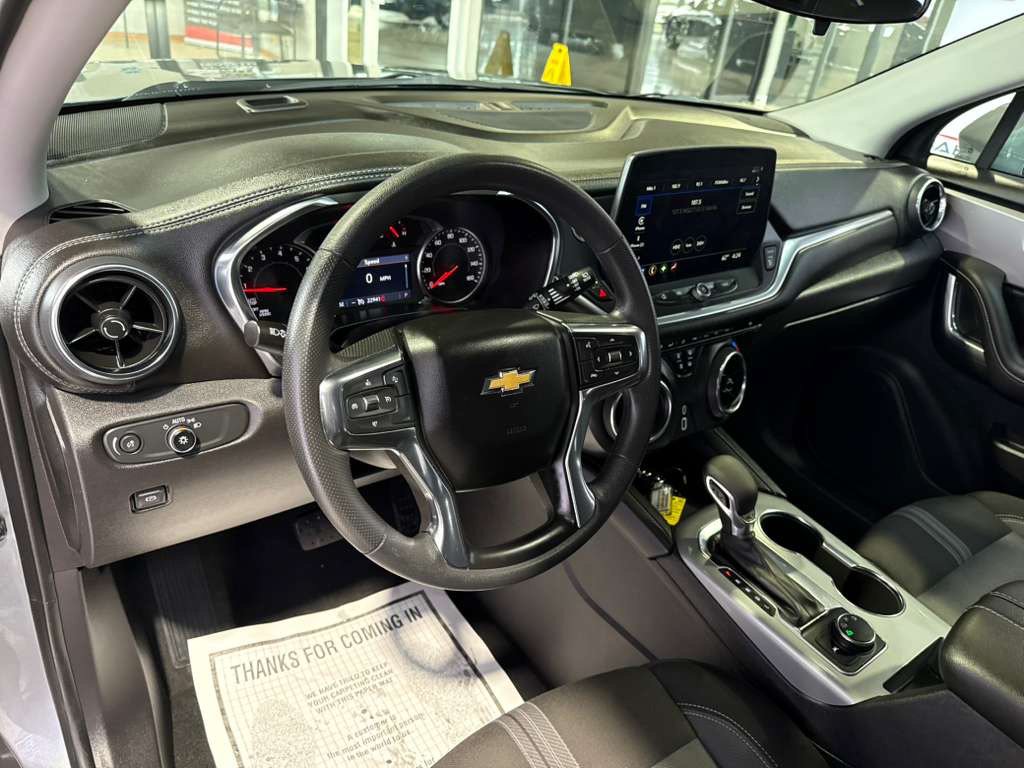 Used 2025 Chevrolet Blazer LT AWD/4WD image 34