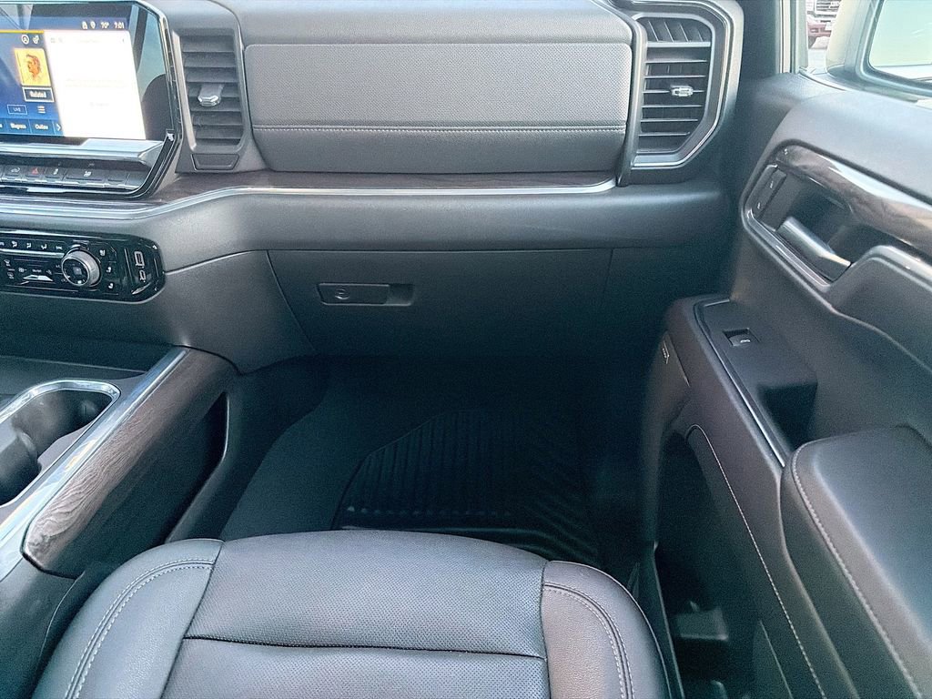 Used 2023 Chevrolet Silverado 1500 LTZ w/ LTZ Premium Package AWD/4WD image 17