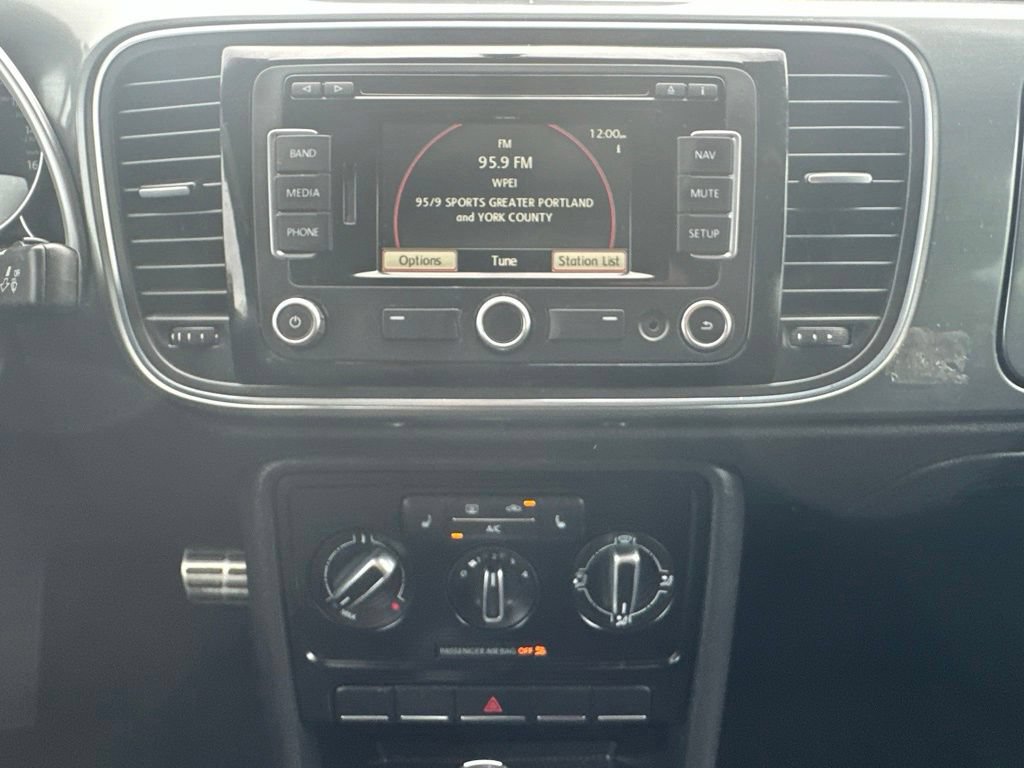 Used 2014 Volkswagen Beetle R-Line FWD image 19