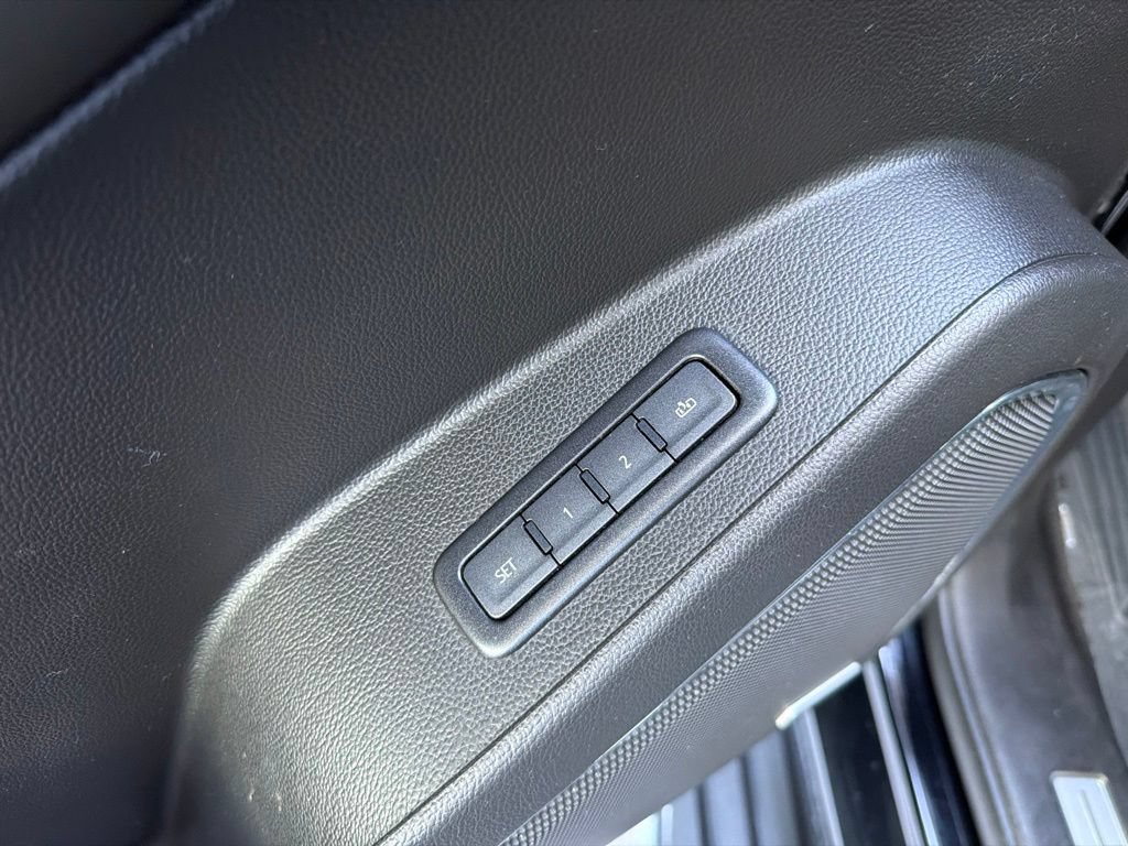 Used 2019 Chevrolet Suburban LT AWD/4WD image 8