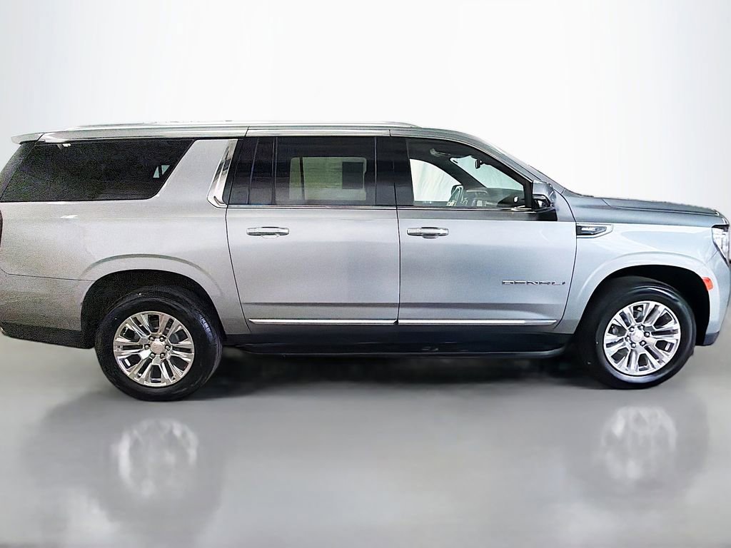 Used 2024 GMC Yukon XL Denali AWD/4WD image 8