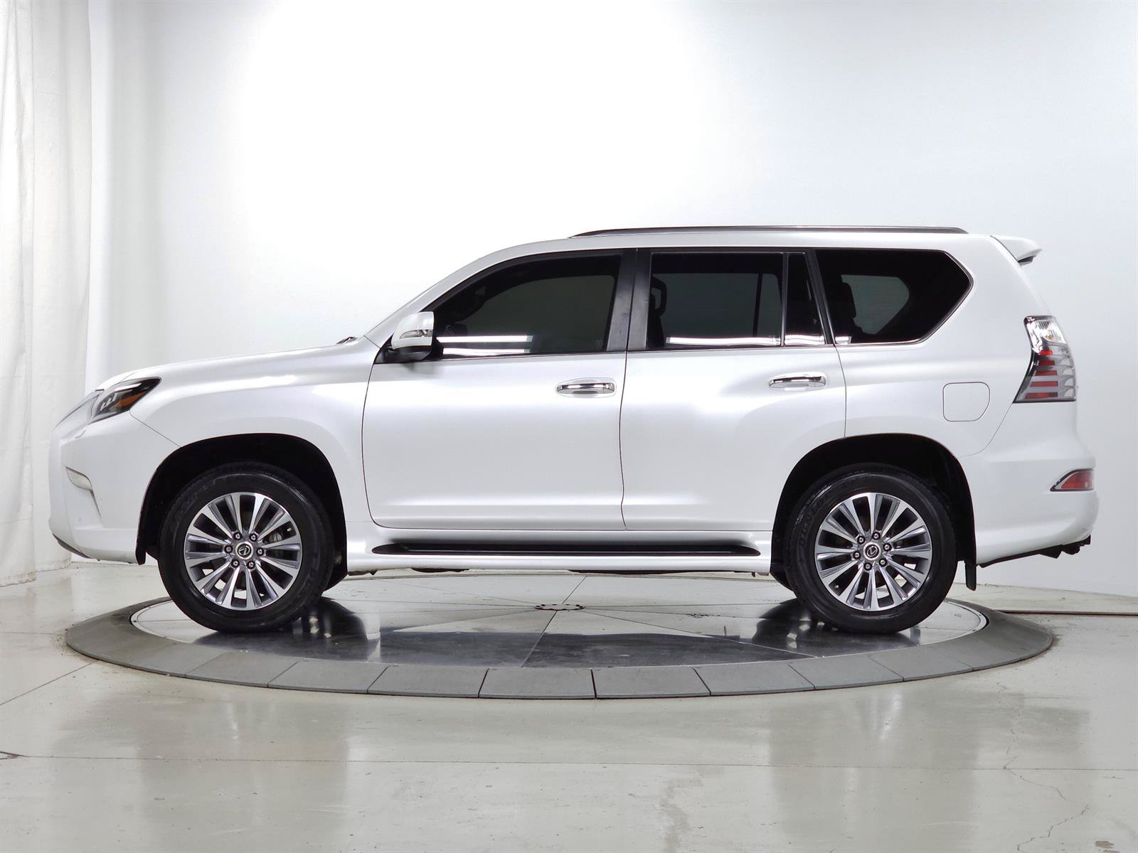 Used 2020 Lexus GX 460 Luxury w/ Off Road Package AWD/4WD image 4