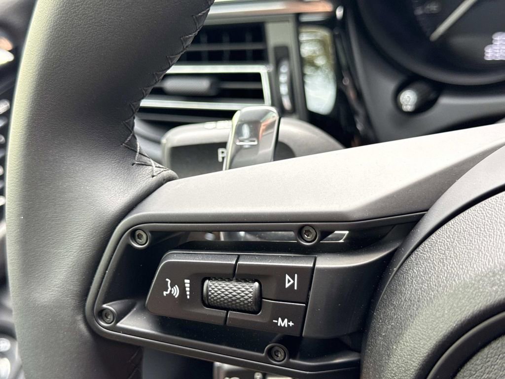 Certified 2025 Porsche Macan Turbo AWD/4WD image 24