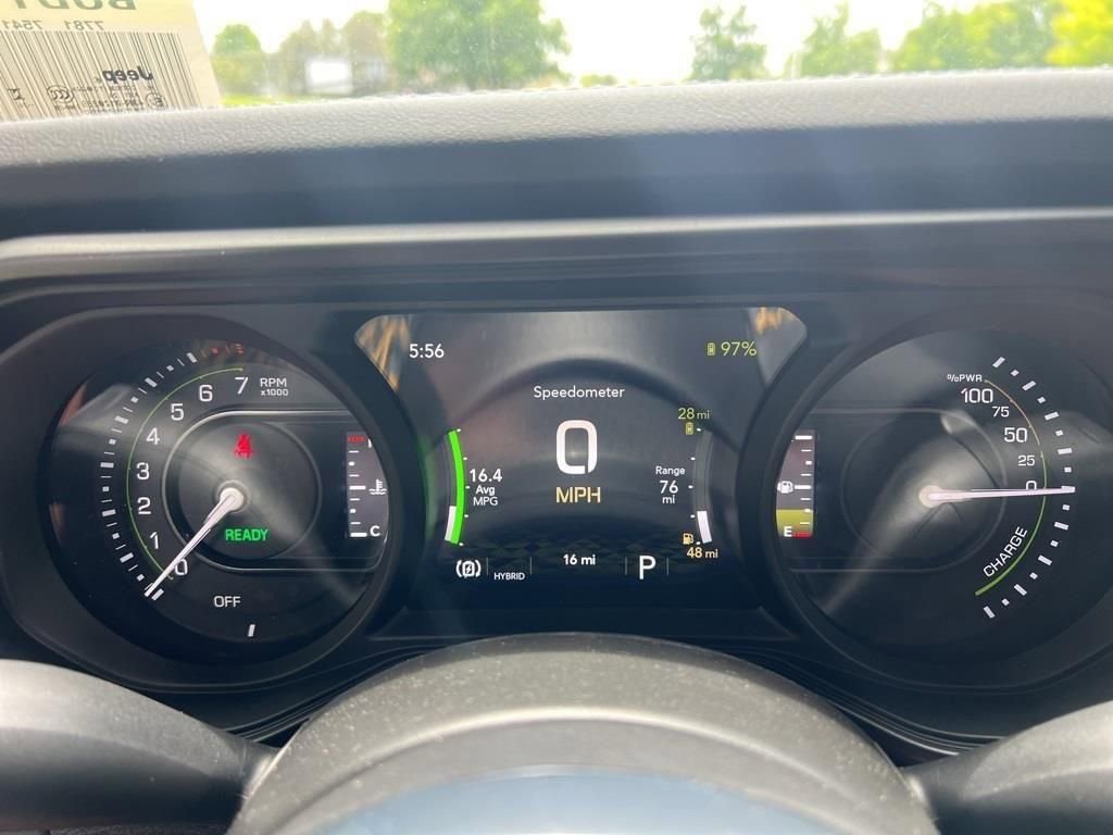 Used 2024 Jeep Wrangler Unlimited Sahara image 17