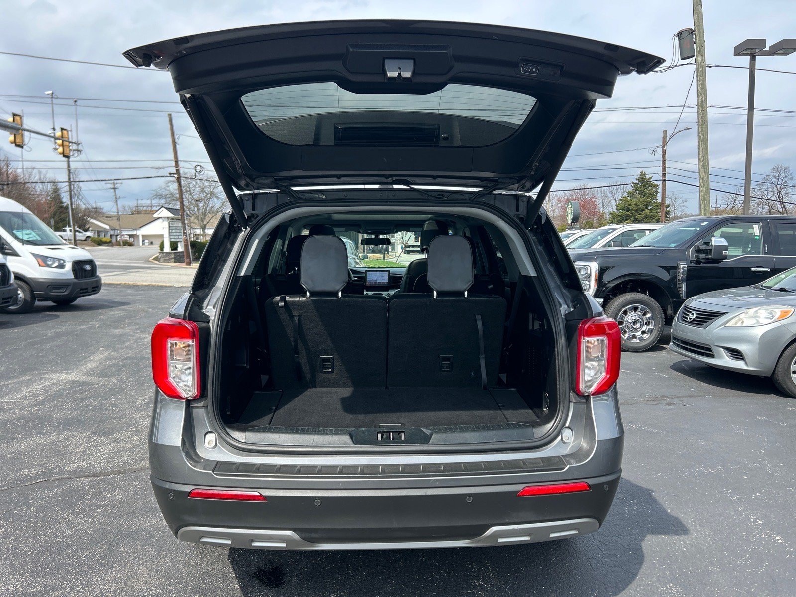 Certified 2021 Ford Explorer XLT w/ Equipment Group 202A AWD/4WD image 16