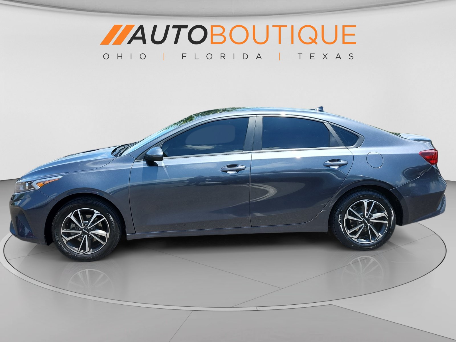 Used 2023 Kia Forte LXS FWD image 2