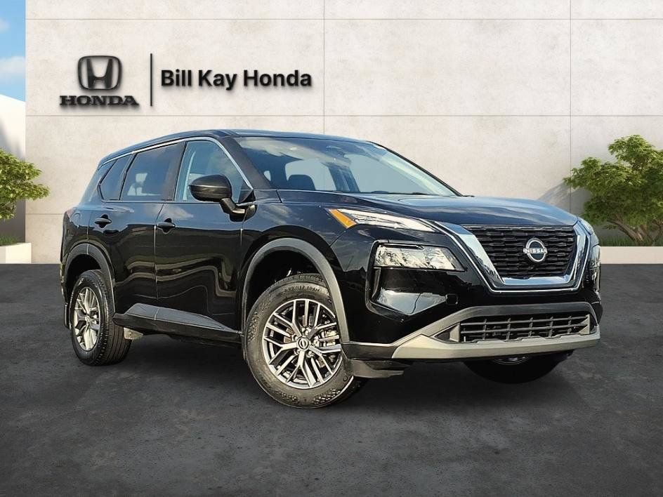 Used 2023 Nissan Rogue S AWD/4WD image 5
