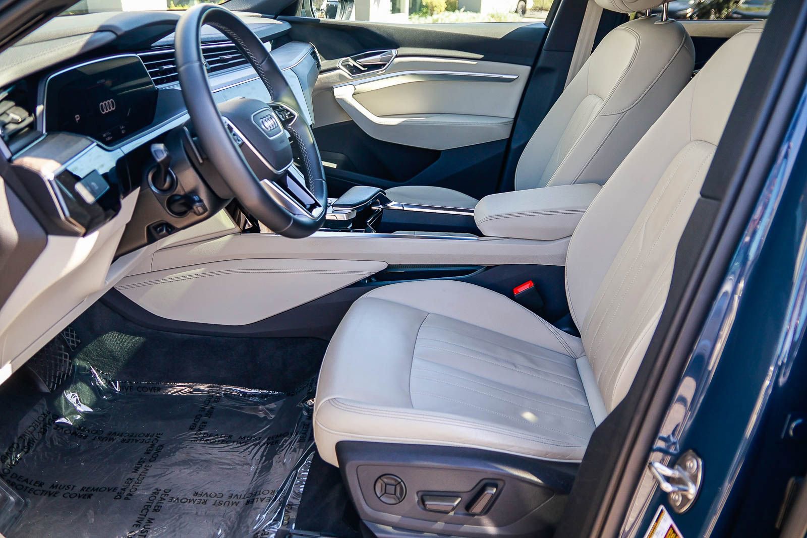 Used 2023 Audi e-tron Premium w/ Convenience Plus Package image 20