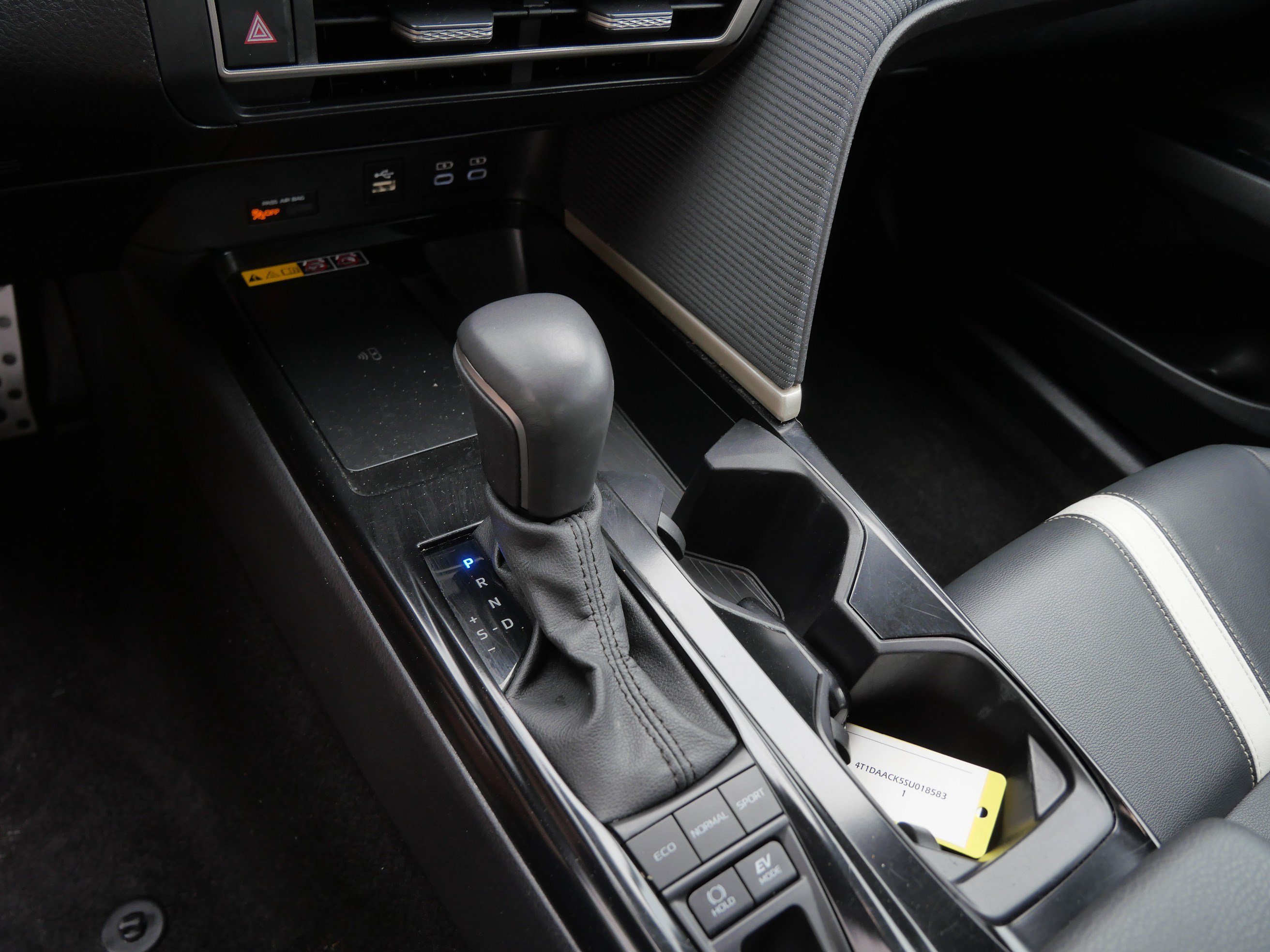 Certified 2025 Toyota Camry SE FWD image 25