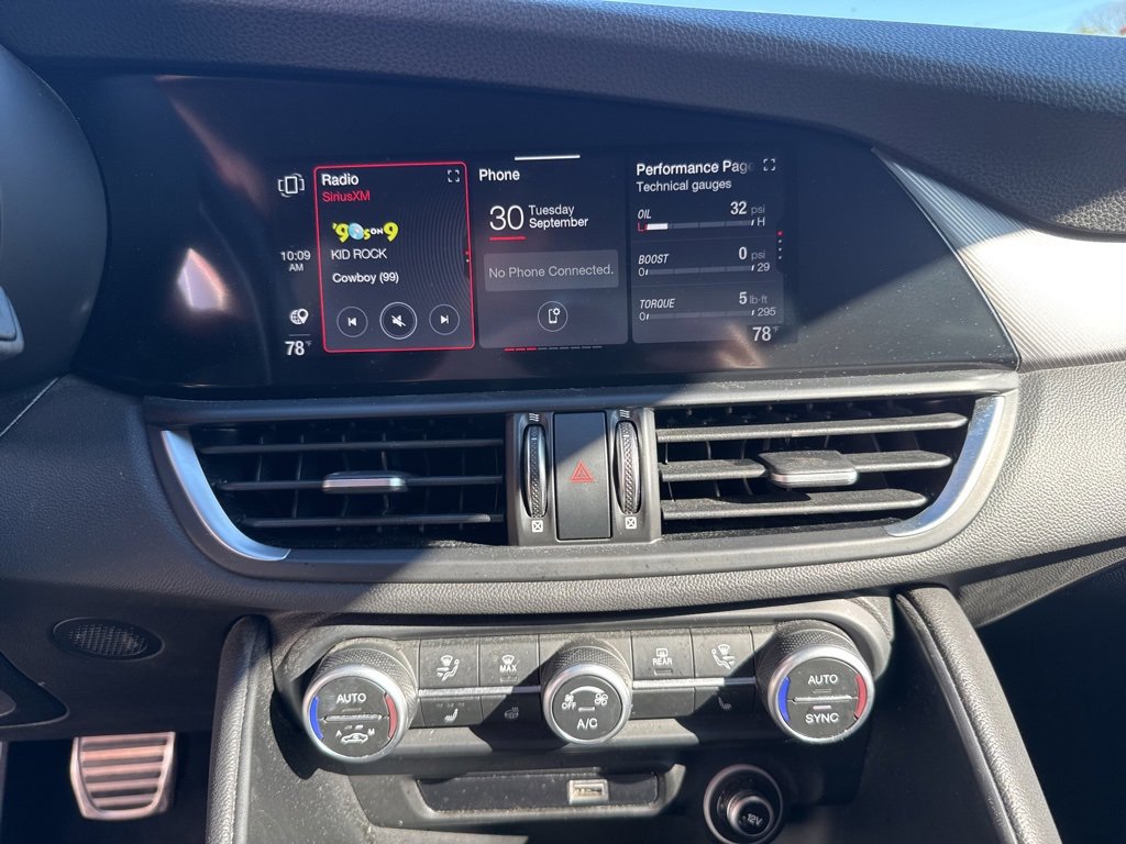 Used 2022 Alfa Romeo Giulia Veloce image 35