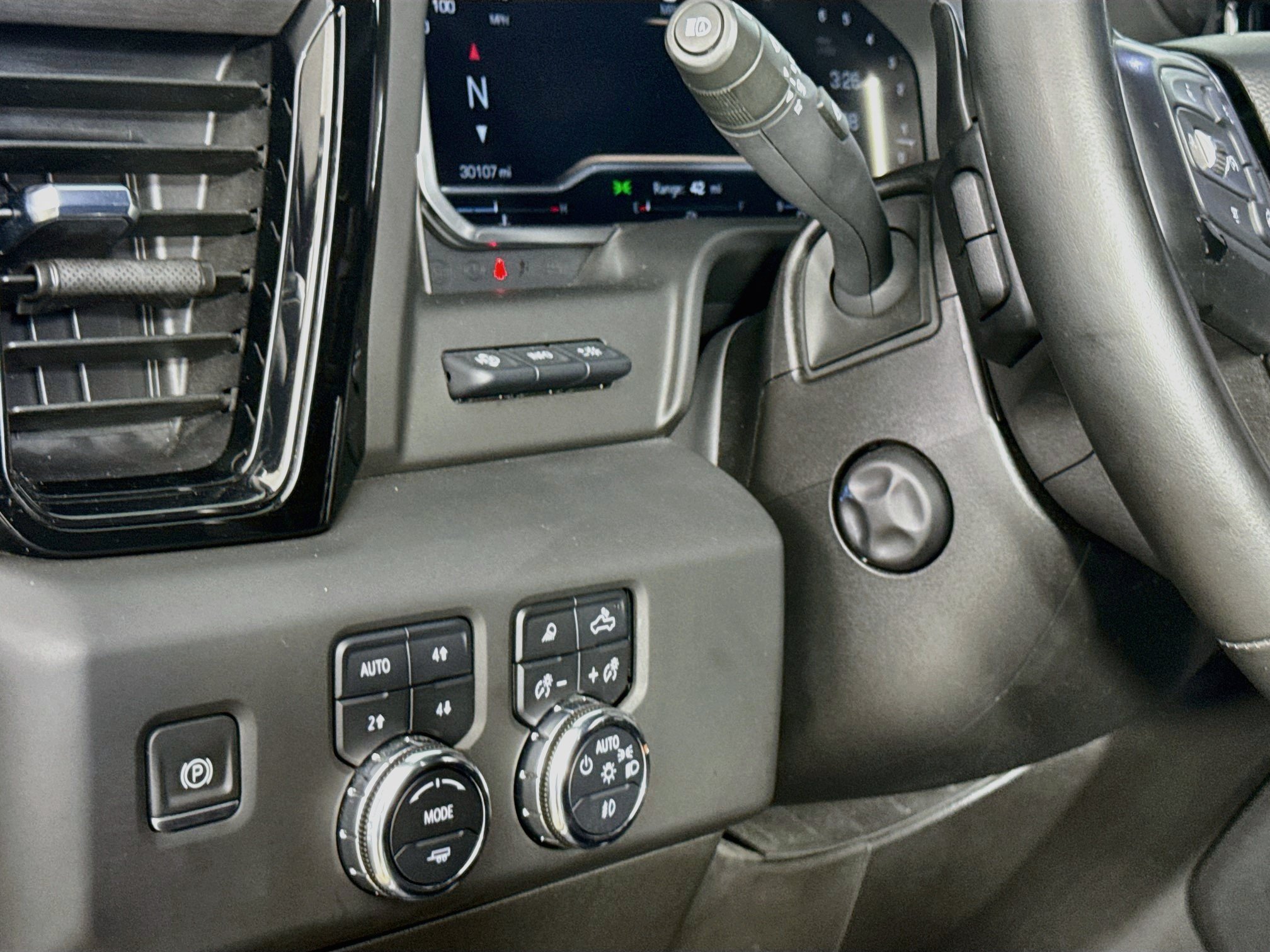 Used 2023 GMC Sierra 1500 AT4 w/ Technology Package AWD/4WD image 12