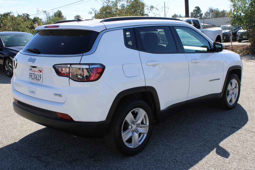 Used 2022 Jeep Compass Latitude image 4