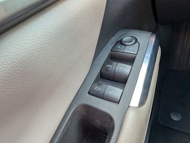 Used 2025 Chevrolet Traverse LT FWD image 40