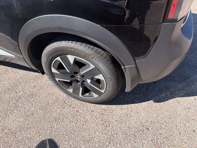 Certified 2025 Nissan Kicks SV AWD/4WD image 17