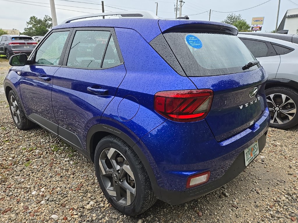 Used 2025 Hyundai Venue SEL FWD image 7