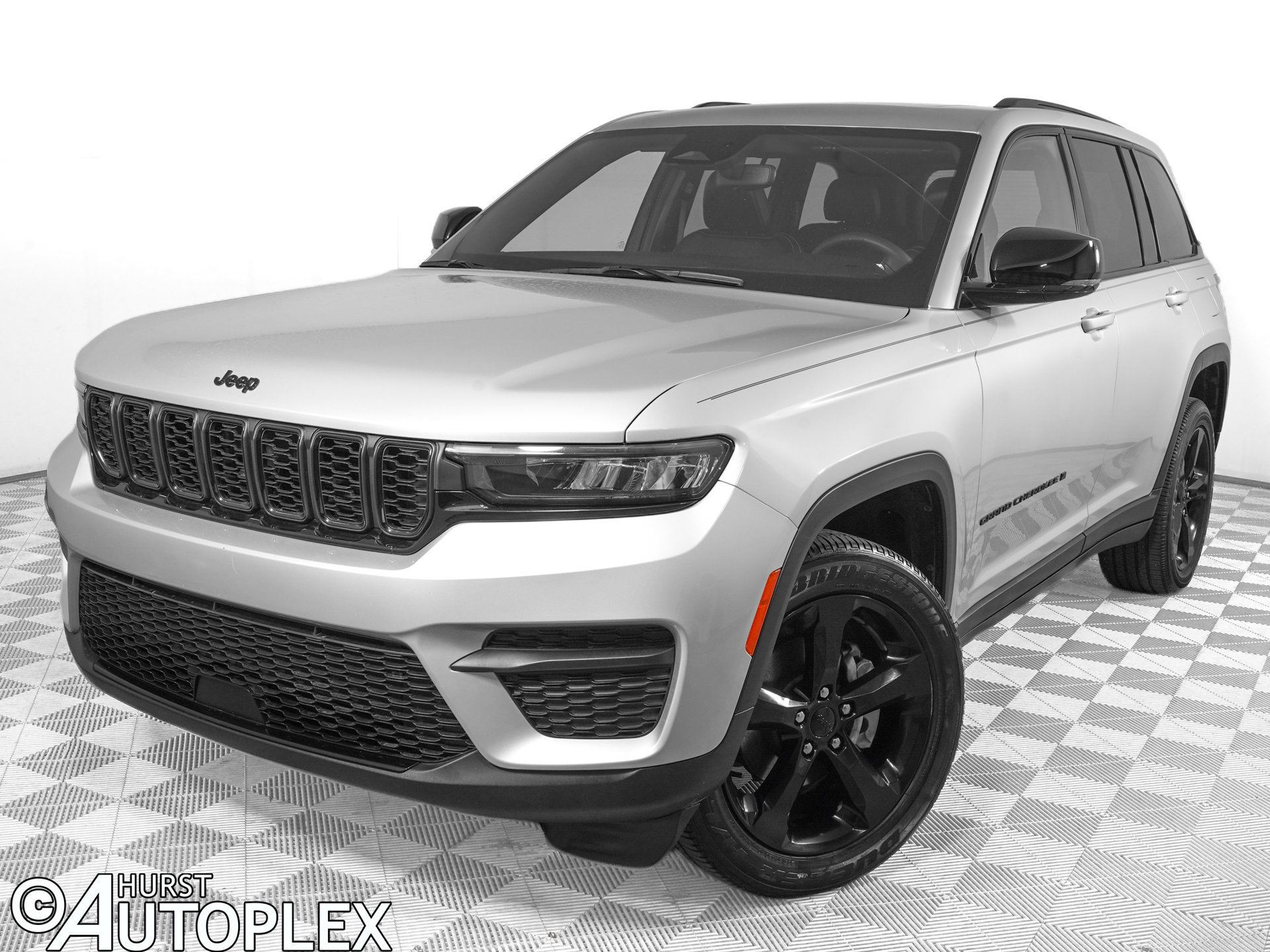 Used 2023 Jeep Grand Cherokee Altitude