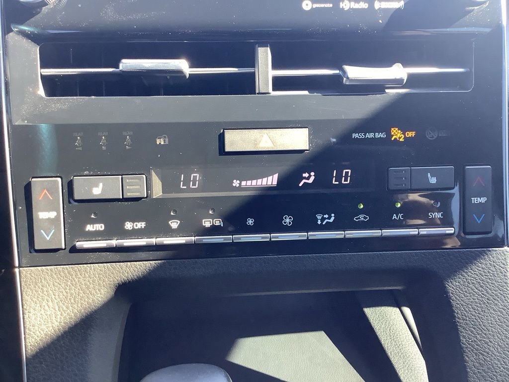 Used 2021 Toyota Avalon XSE image 17