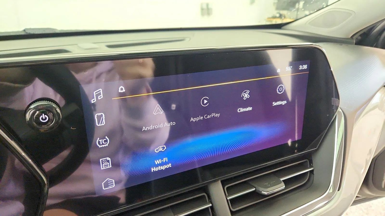 New 2026 Chevrolet Trax LT w/ Sunroof Package FWD image 21