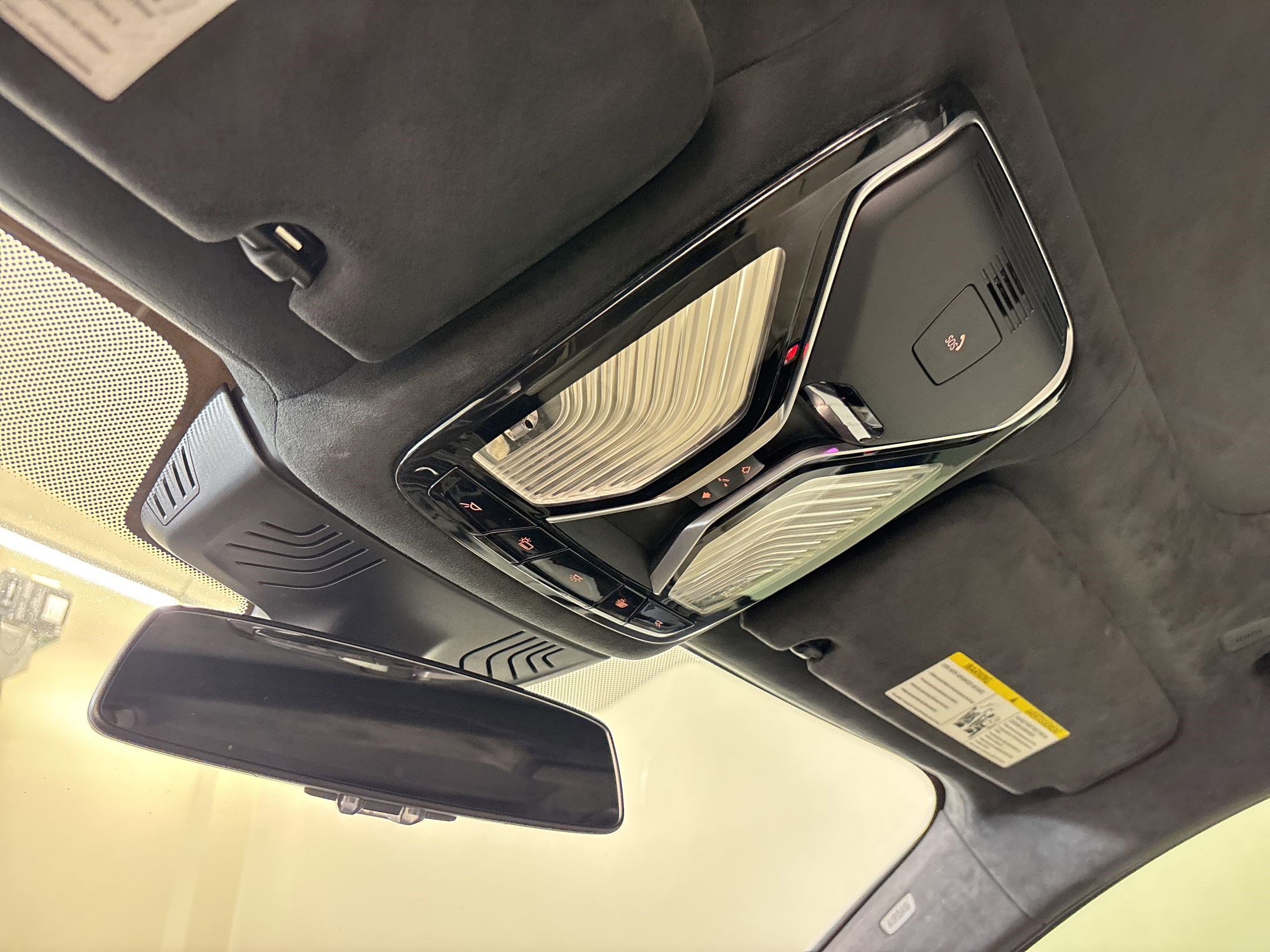 Used 2016 BMW 750i image 18