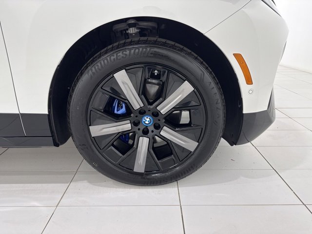 Used 2025 BMW iX xDrive50 w/ Sport Package image 44