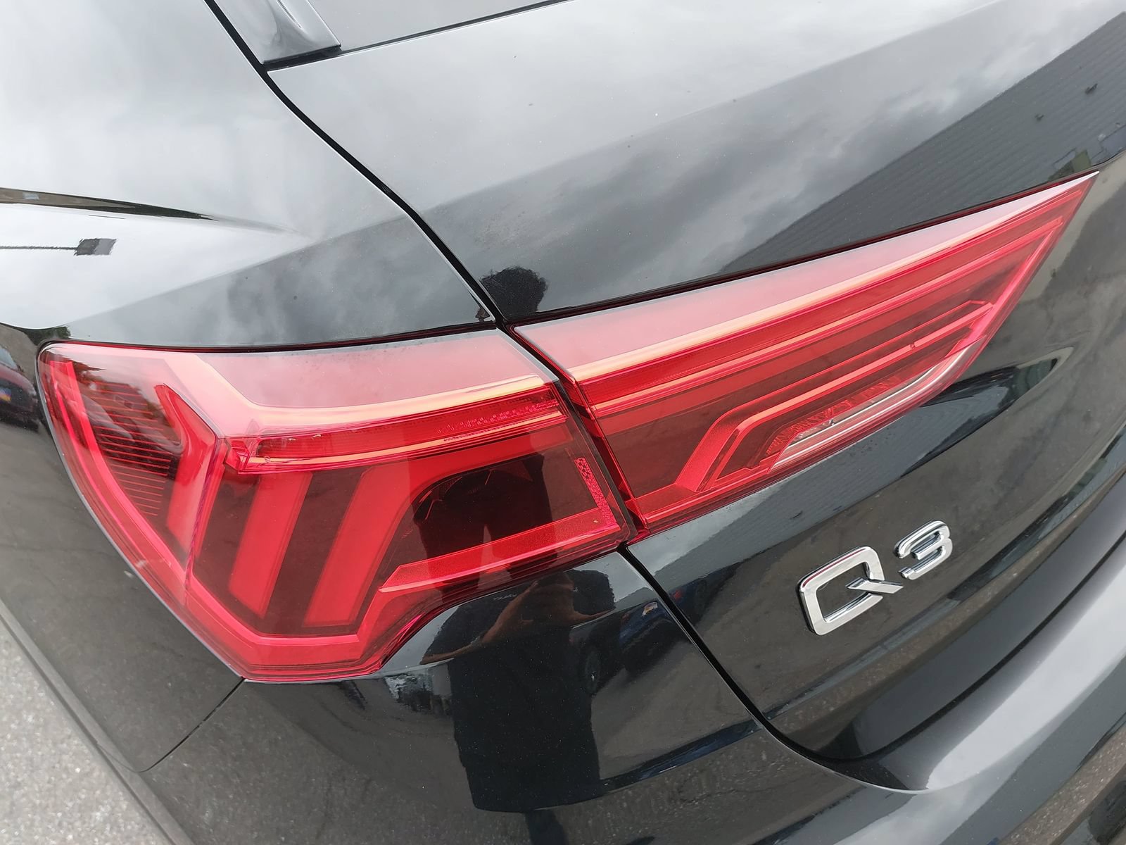 Certified 2025 Audi Q3 2.0T Premium w/ Convenience Package AWD/4WD image 38