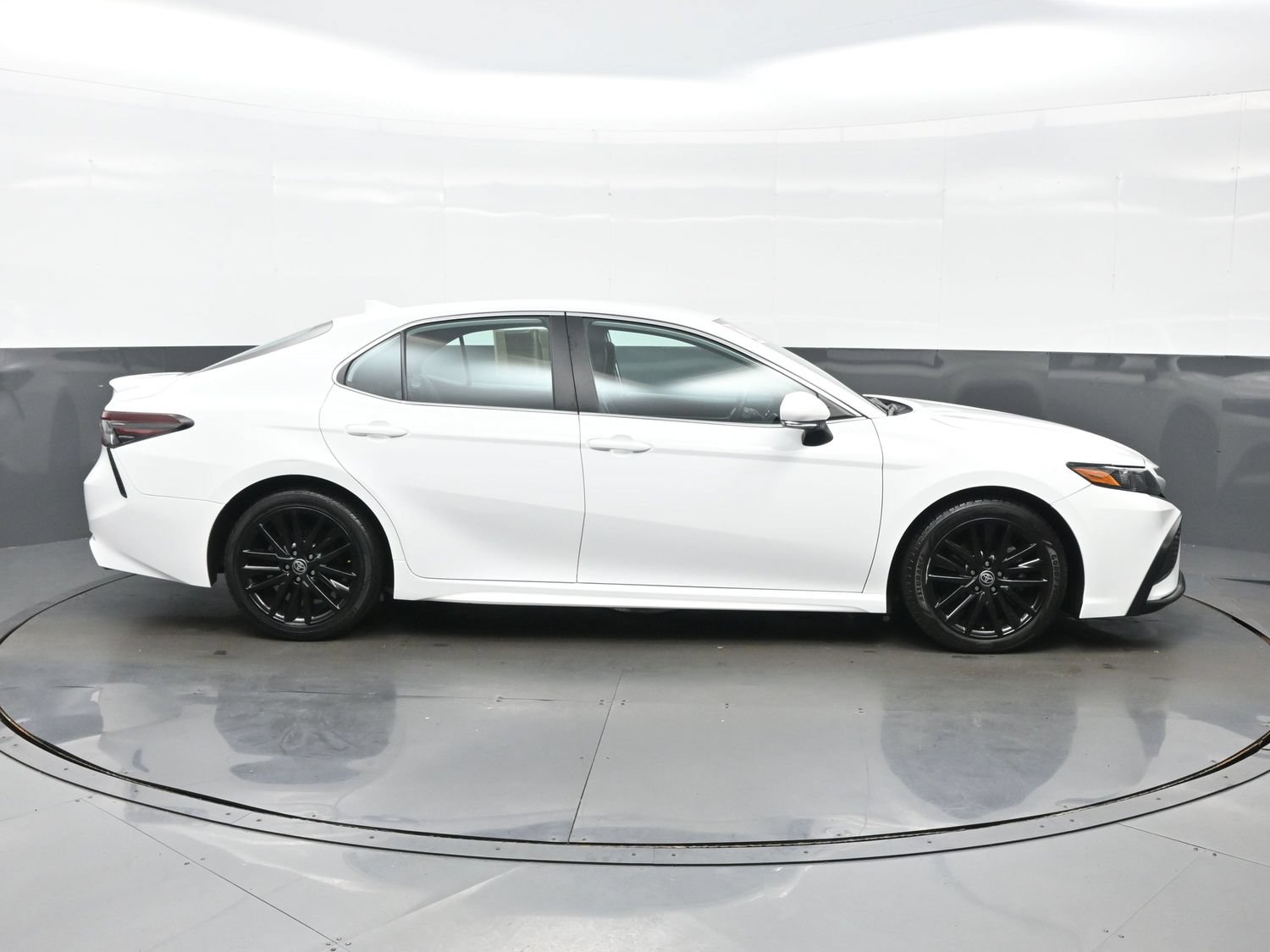Used 2022 Toyota Camry SE AWD/4WD image 7