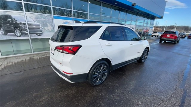 Certified 2022 Chevrolet Equinox RS w/ Infotainment Package image 8